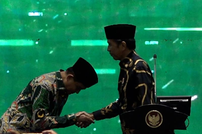 Jokowi Beri Sinyal Dukungan Yusril Ihza Mahendra Jadi Capres