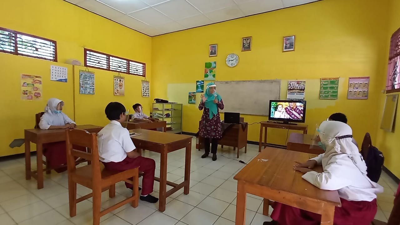 Mengenal Anak Tunarungu Dalam Pendidikan Di SLB