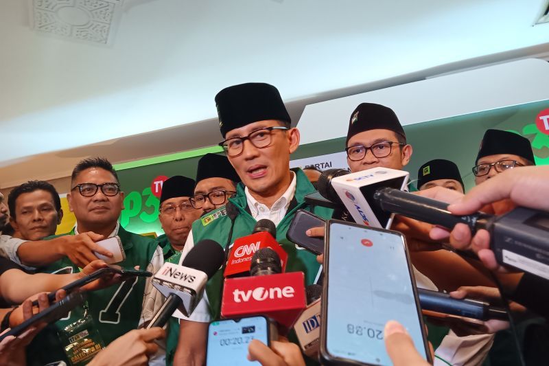 Sandiaga Tanggapi Baliho Prabowo-Gibran Diduga Gunakan Foto Dirinya