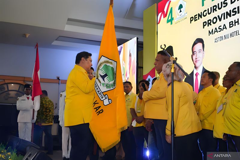 Airlangga Lantik Paulus Waterpauw Menjadi Ketua Dpd Golkar Papua Barat