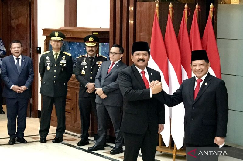 Hadi Tjahjanto Langsung Adakan Rapat Hari Pertama Jadi Menko Polhukam