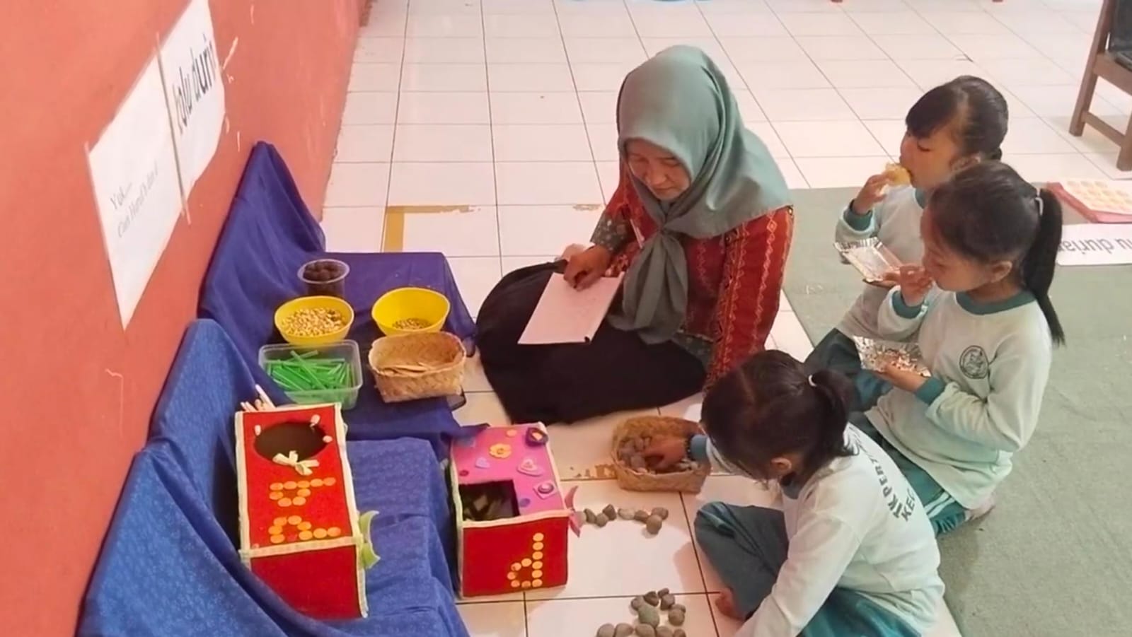 Meningkatkan Kemampuan Membedakan Huruf B Dan D Pada Anak Kelompok B Di ...